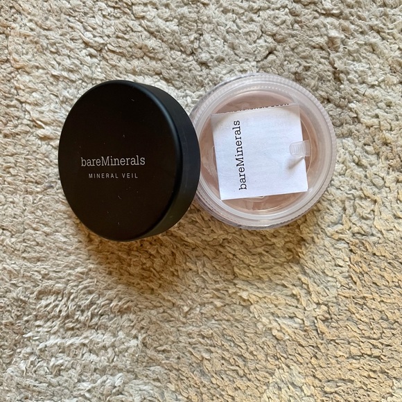 bareMinerals Mineral Veil Talc Free Setting Powder - Picture 4 of 4